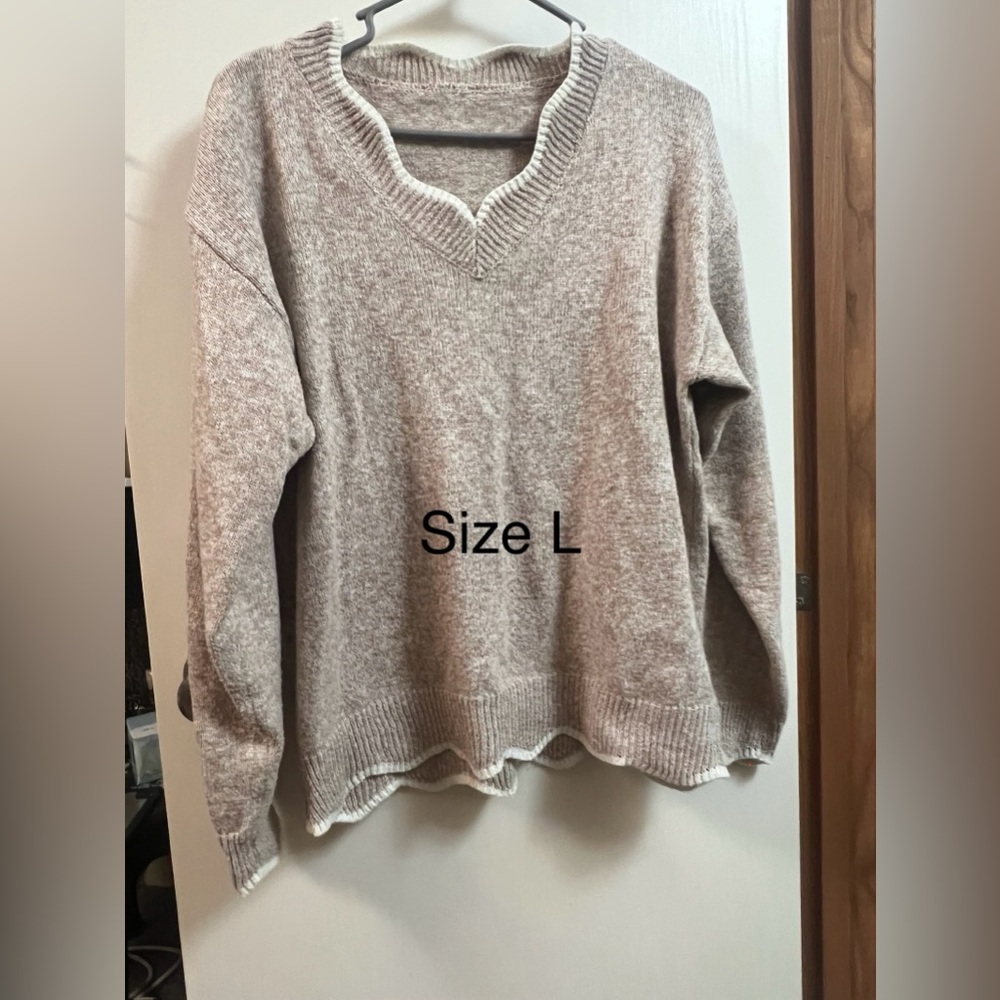 Cozy V-Neck Sweater - Gray